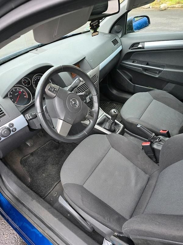 Gebraucht Opel Astra 90 PS (66 kW) 2006 Blau Kleinwagen