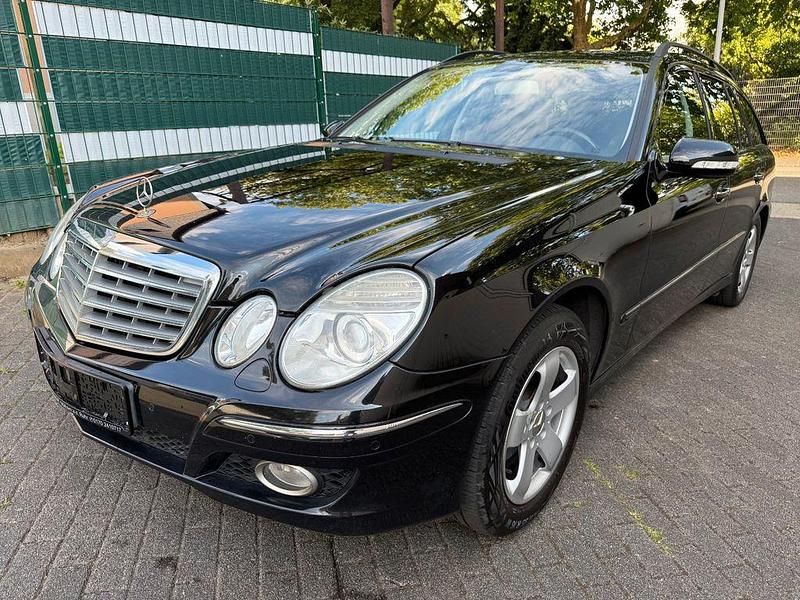 Schwarz Gebraucht 2009 Mercedes E220 Kombi | 5.950 € (Fairer Preis) - Bild 1/4
