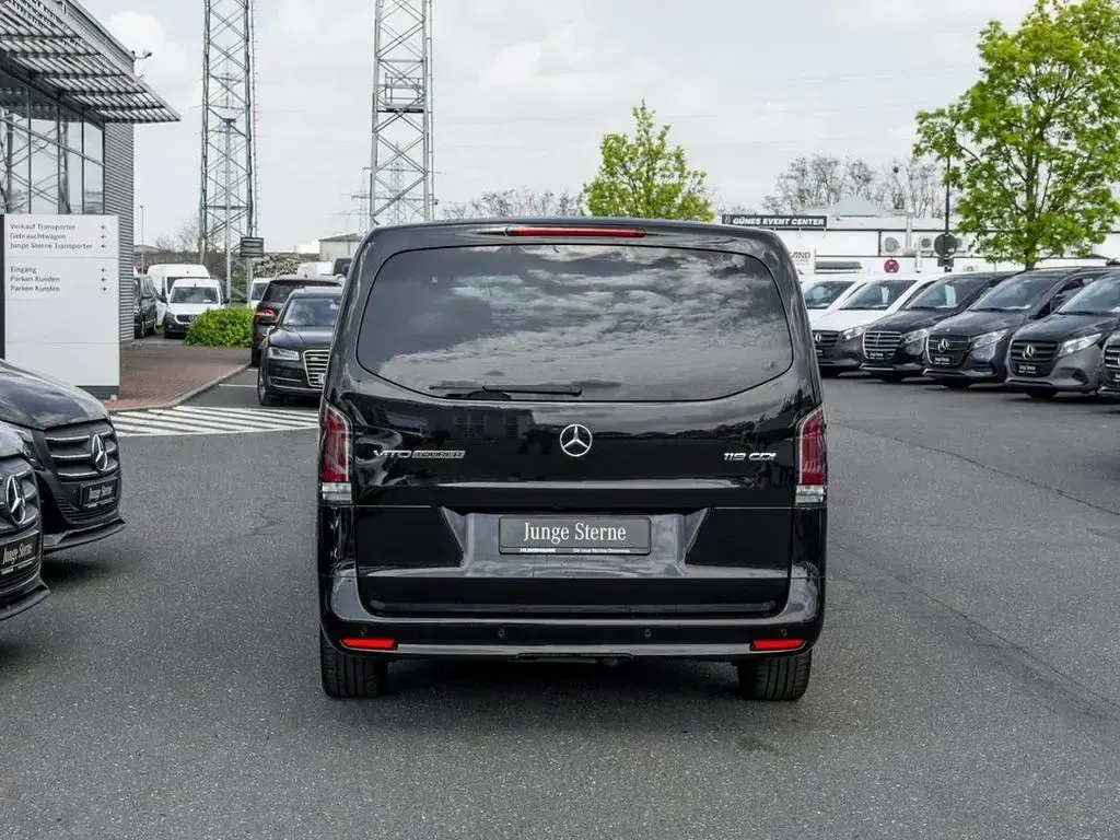 Second-hand Mercedes Vito 190 CP (139 kW) 2025 Negru Van
