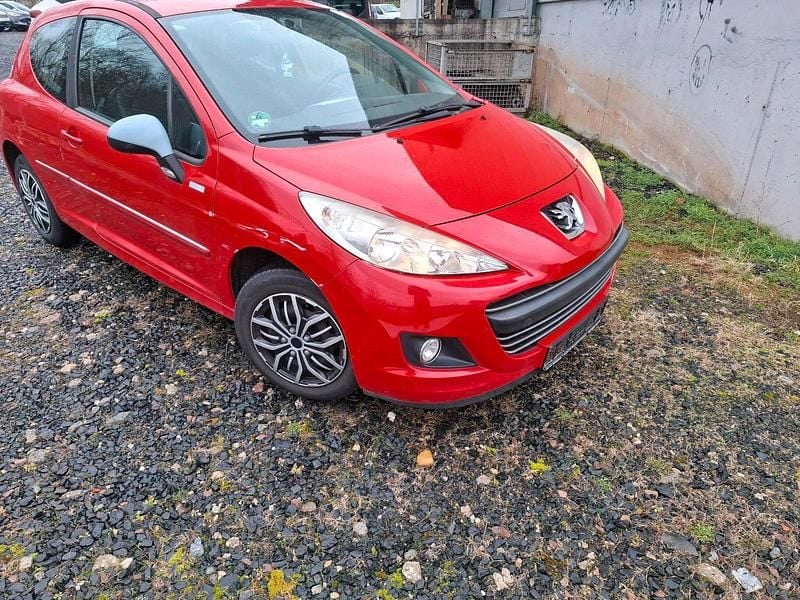 Gebraucht Peugeot 207 75 PS (55 kW) 2010 Rot Kleinwagen
