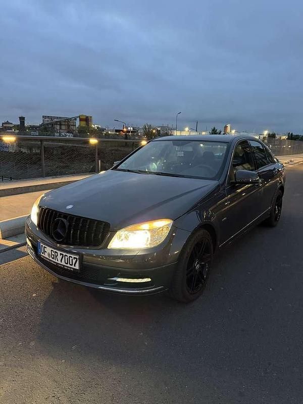 Gebraucht Mercedes C180 156 PS (114 kW) 2010 Limousine