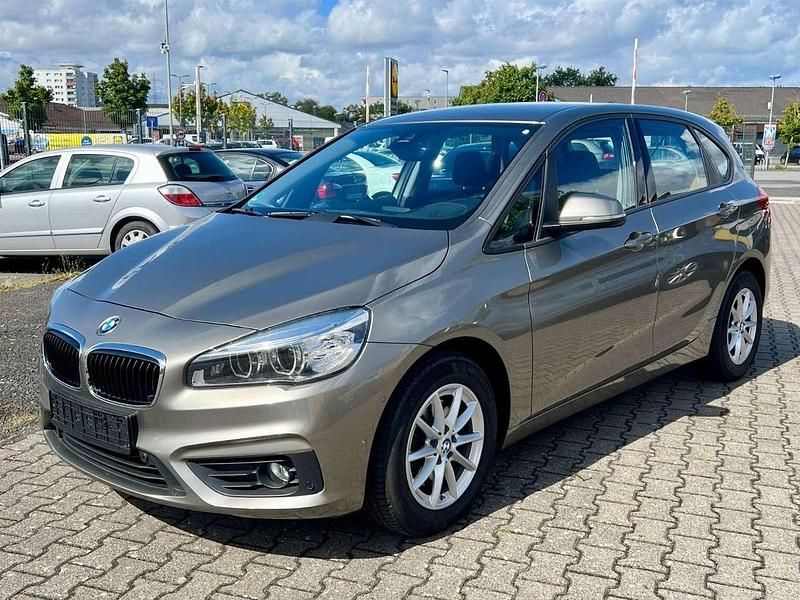 Platinsilber Gebraucht 2015 BMW 220 Van / Kleinbus | 10.990 € (Guter Preis) - Bild 1/4