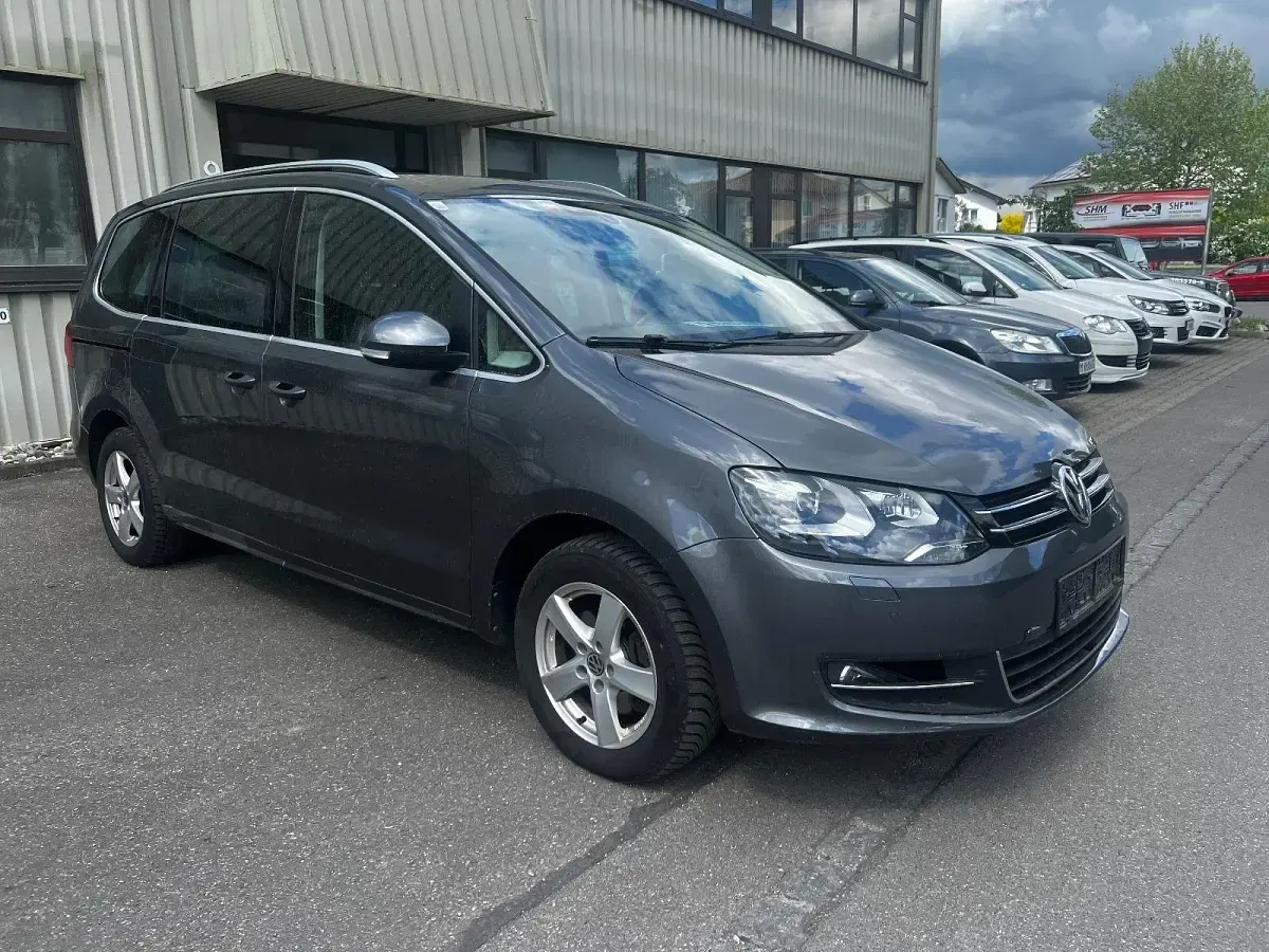 Gebraucht VW Sharan Highline 140 PS (102 kW) 2012 Grau Van / Kleinbus