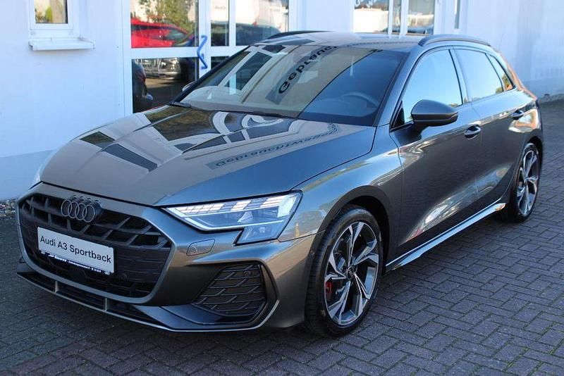 Grau Gebraucht 2024 Audi A3 Sportback S-Line Kleinwagen | 39.990 € (Fairer Preis) - Bild 1/4