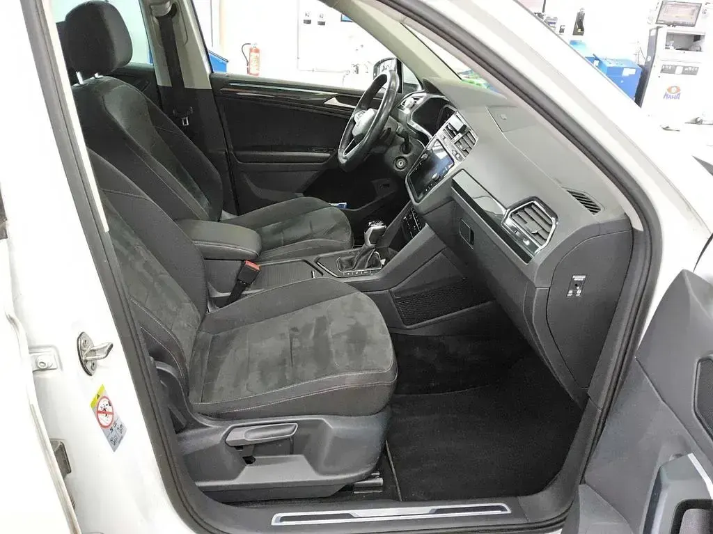 Gebraucht VW Tiguan Elegance 150 PS (110 kW) 2022 Pure white SUV