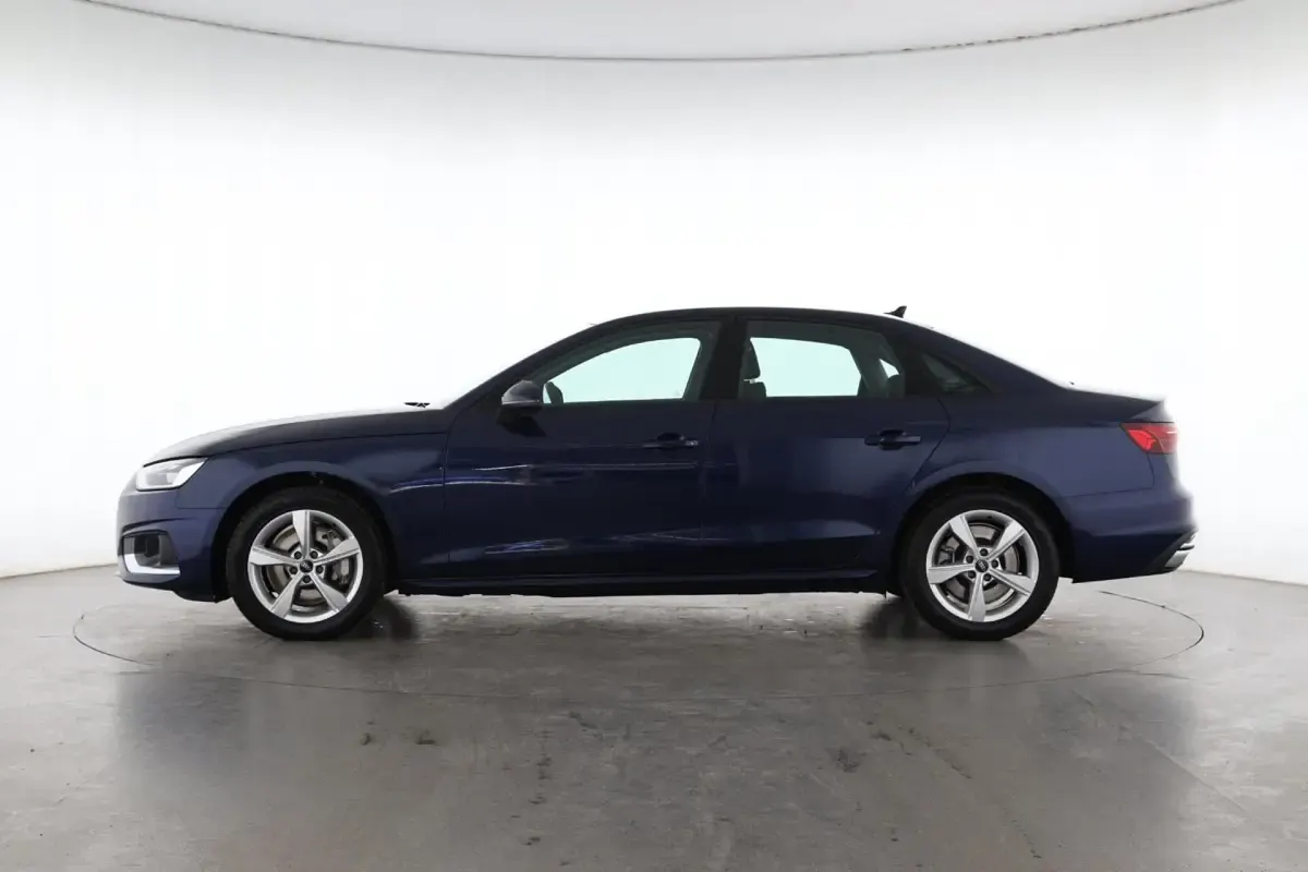 Gebraucht Audi A4 Advanced 265 PS (194 kW) 2024 Navarrablau Limousine