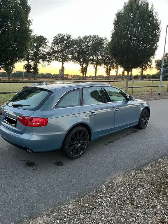 Gebraucht Audi A4 Ambiente 239 PS (175 kW) 2009 Blau Kombi