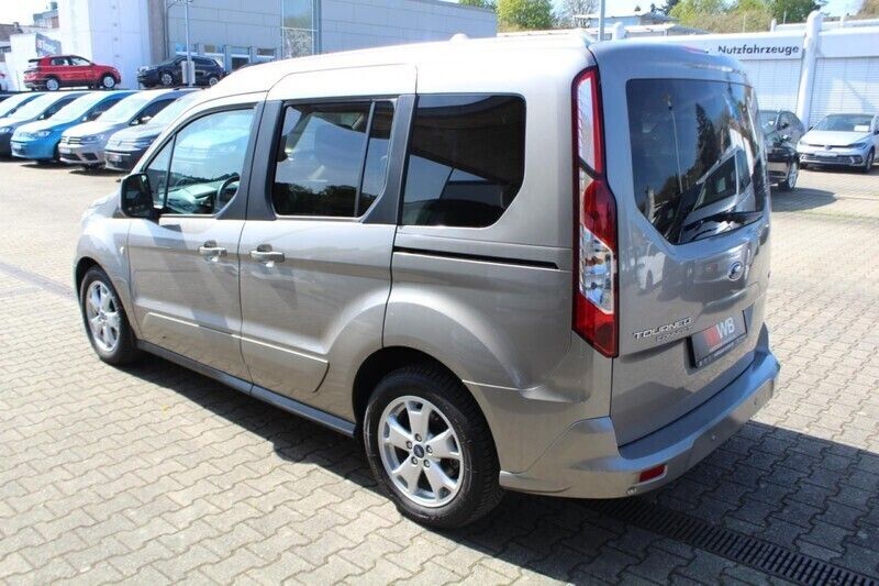 Gebraucht Ford Tourneo Connect Titanium 101 PS (74 kW) 2017 Perlsilb (metallic) Van / Kleinbus
