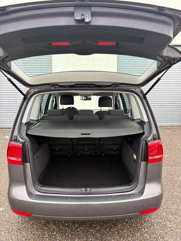 Gebraucht VW Touran Comfortline 105 PS (77 kW) 2013 Braun Van / Kleinbus