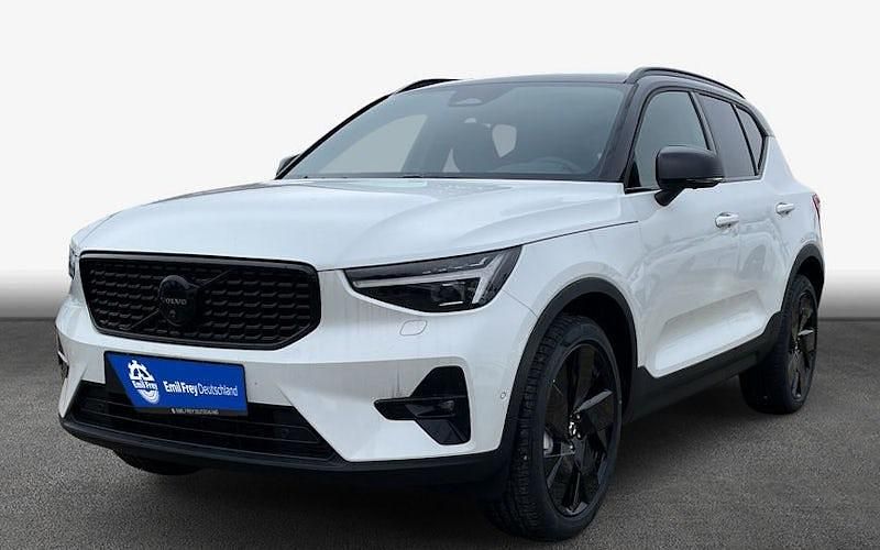 Neu Volvo XC40 Plus 163 PS (119 kW) 2026 Weiß SUV