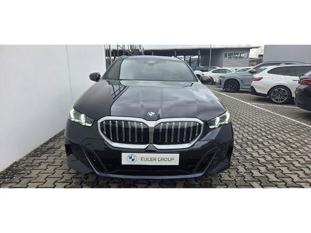 Gebraucht BMW 520 M Sport 190 PS (139 kW) 2025 Schwarz Kombi