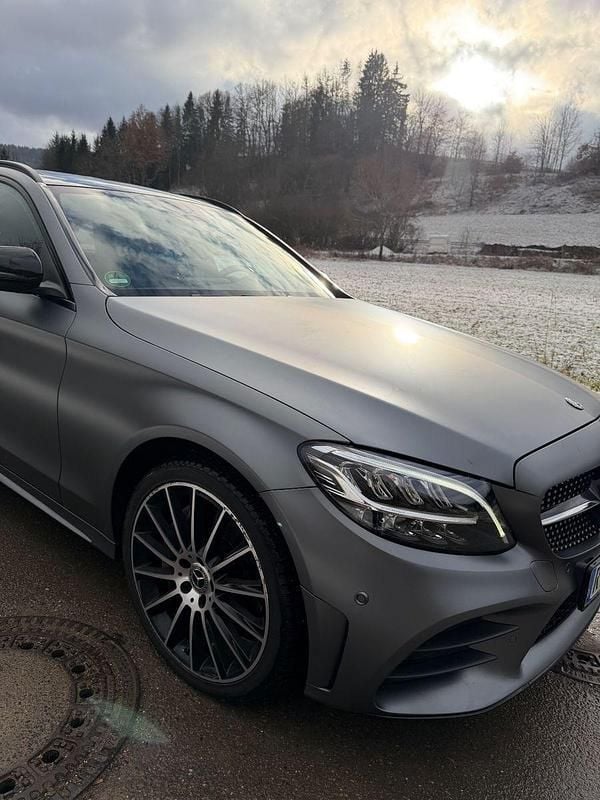 Grau Gebraucht 2019 Mercedes C400 Kombi | 36.500 € (Teuer) - Bild 1/4