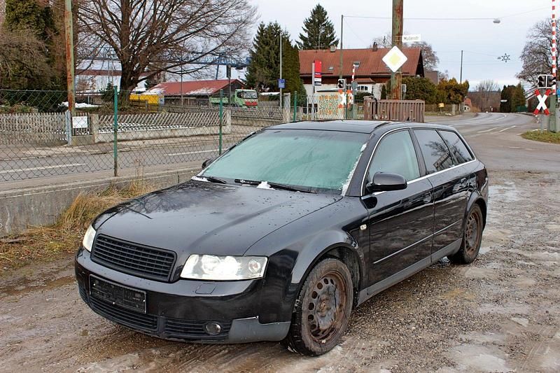 Schwarz Gebraucht 2001 Audi A4 Kombi | 1.100 € (Superpreis) - Bild 1/4