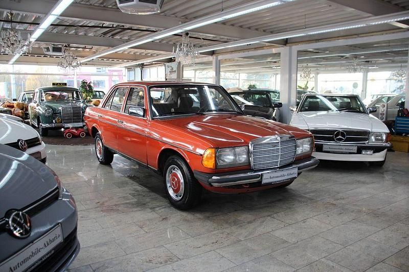 Gebraucht Mercedes 200 60 PS (44 kW) 1982 Orange Limousine
