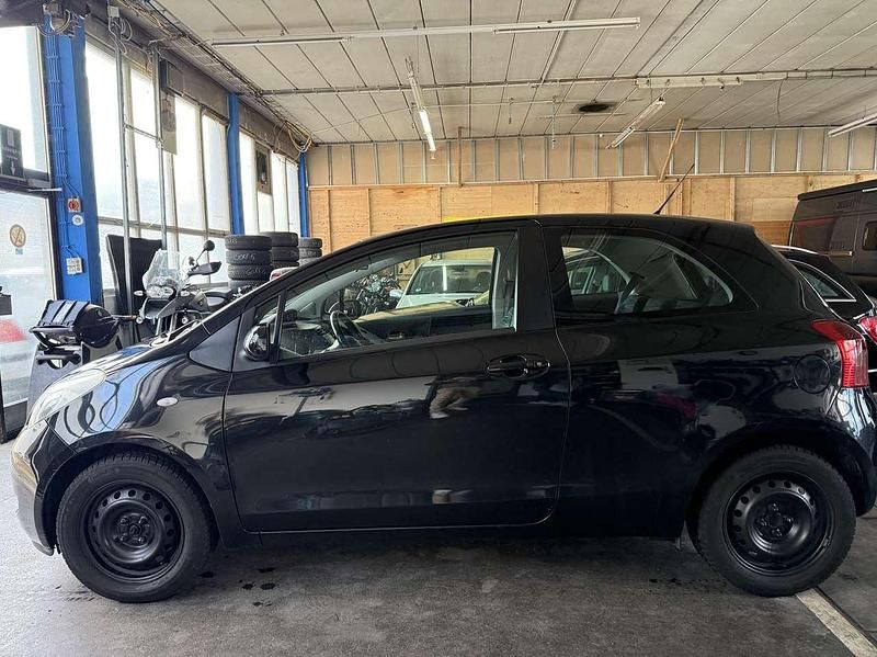 Gebraucht Toyota Yaris Executive 87 PS (63 kW) 2006 Black mica / ink Kleinwagen