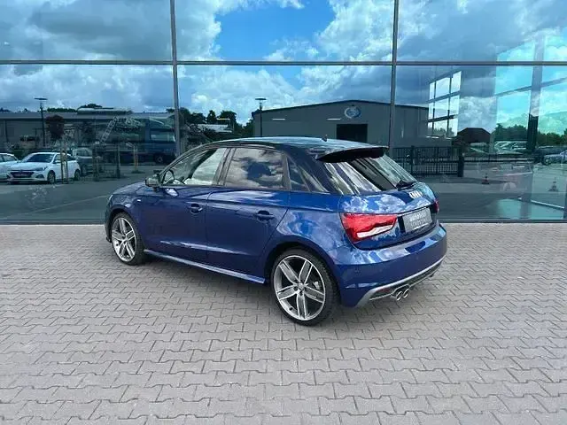 Gebraucht Audi A1 Sportback S-Line 150 PS (110 kW) 2015 Blau Kleinwagen
