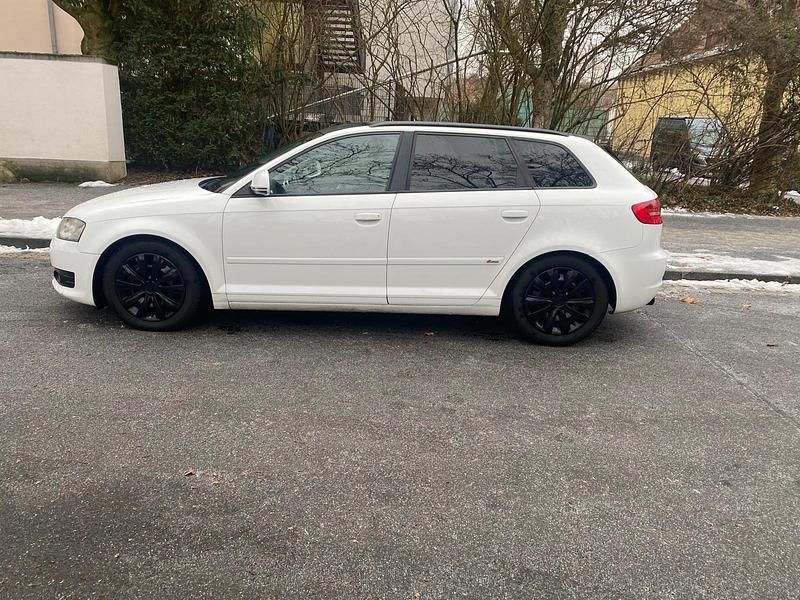Gebraucht Audi A3 Sportback 125 PS (91 kW) 2008 Weiß Kleinwagen