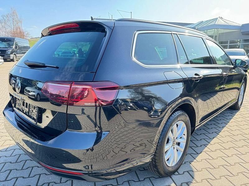 Gebraucht VW Passat 150 PS (110 kW) 2021 Schwarz Limousine