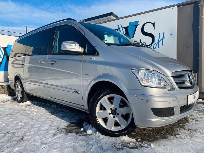Silber Gebraucht 2013 Mercedes Viano Van / Kleinbus | 18.490 € (Fairer Preis) - Bild 1/4