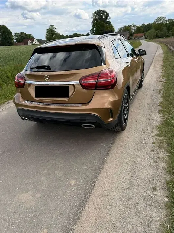 Gebraucht Mercedes GLA220 184 PS (135 kW) 2017 Braun SUV