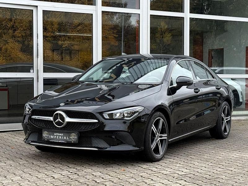 Schwarz Gebraucht 2021 Mercedes CLA200 Limousine | 27.900 € (Guter Preis) - Bild 1/4