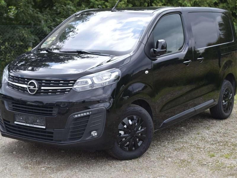 Schwarz Gebraucht 2020 Opel Vivaro Innovation Van | 9.500 € (Etwas zu teuer) - Bild 1/4