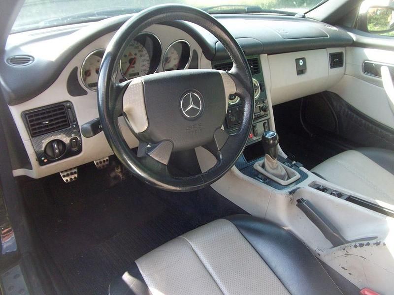 Gebraucht Mercedes SLK230 193 PS (141 kW) 2000 Schwarz Cabrio