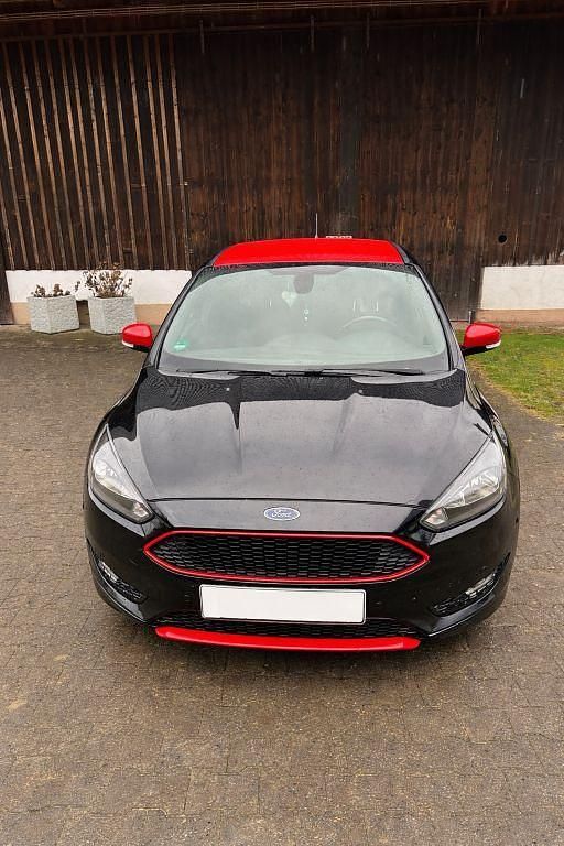 Gebraucht Ford Focus ST-Line 125 PS (91 kW) 2017 Schwarz Limousine