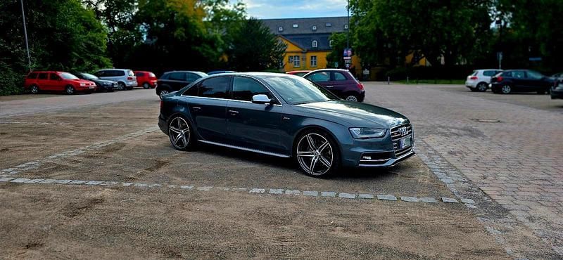 Grau Gebraucht 2014 Audi S4 Limousine | 18.888 € (Fairer Preis) - Bild 1/4