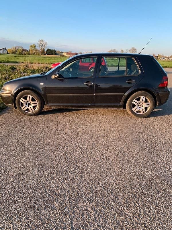 Gebraucht VW Golf IV 101 PS (74 kW) 2000 Schwarz Kleinwagen