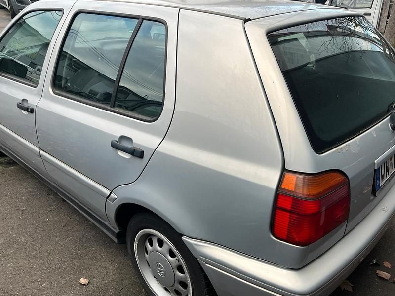 Gebraucht VW Golf III 101 PS (74 kW) 1997 Silber Limousine