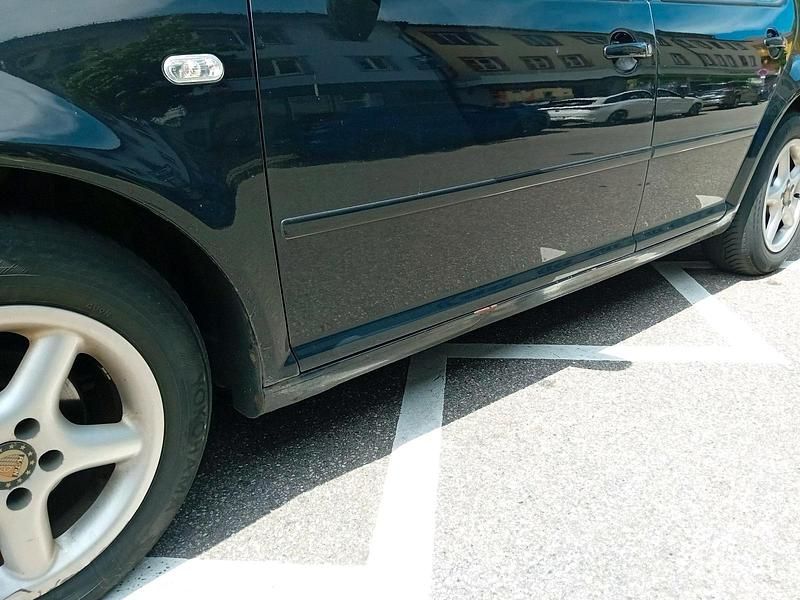 Schwarz Gebraucht 2003 VW Golf IV Kleinwagen | 600 € (Superpreis) - Bild 1/4