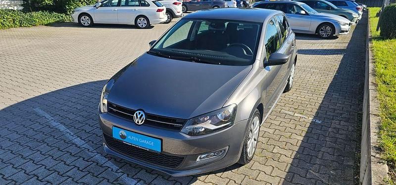 Grau Gebraucht 2010 VW Polo Team Limousine | 7.500 € (Teuer) - Bild 1/4