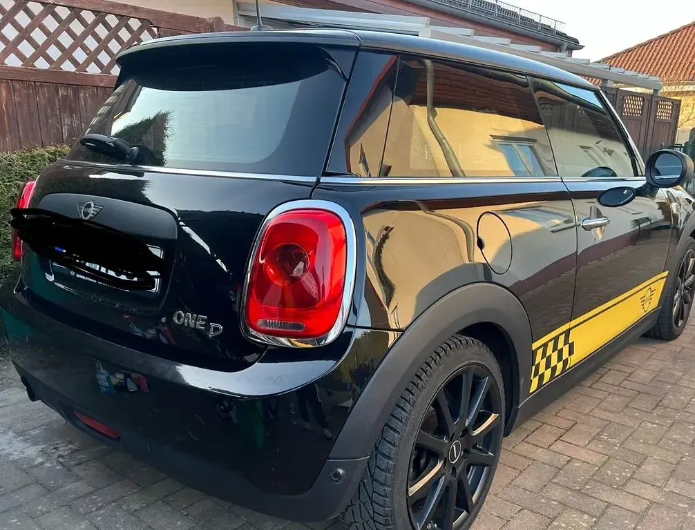 Gebraucht Mini One D 95 PS (69 kW) 2017 Schwarz Kleinwagen