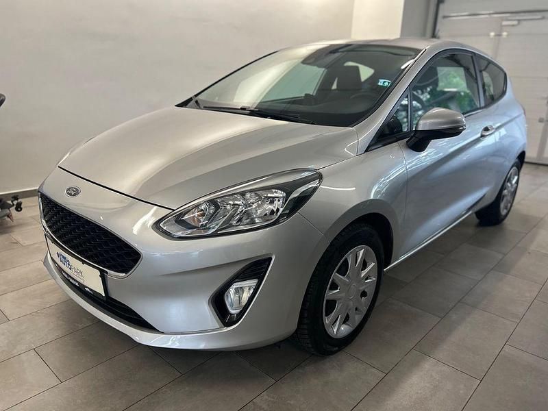 Silber Gebraucht 2018 Ford Fiesta Trend Kleinwagen | 6.780 € (Teuer) - Bild 1/4