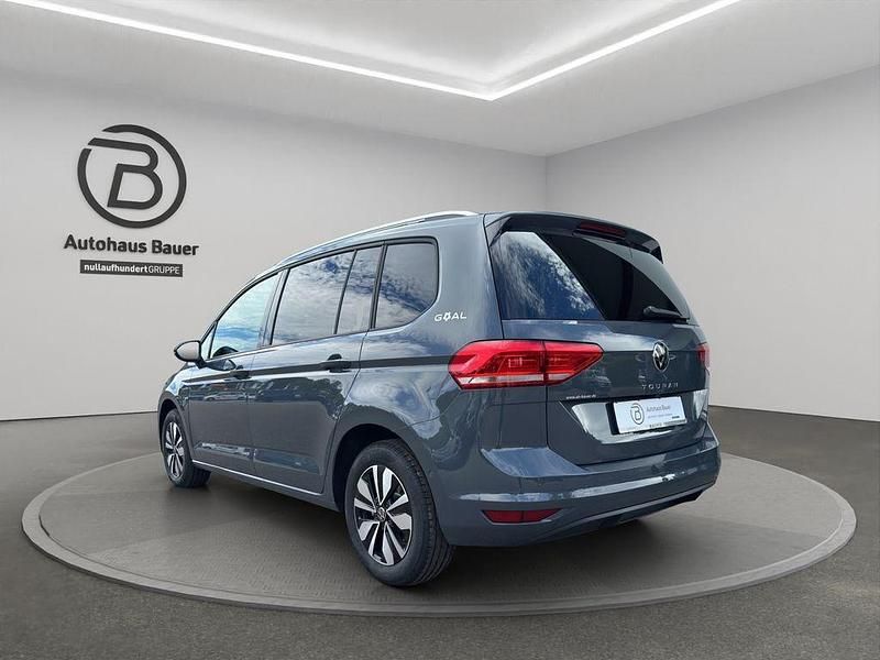 Gebraucht VW Touran Goal 122 PS (89 kW) 2025 Grau Van / Kleinbus