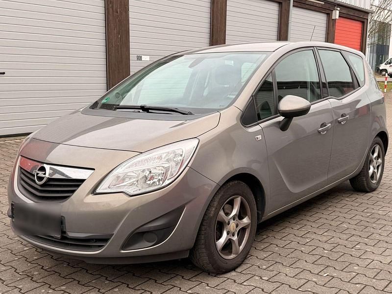 Gebraucht 2010 Opel Meriva Design Edition Van / Kleinbus | 2.350 € (Superpreis) - Bild 1/4