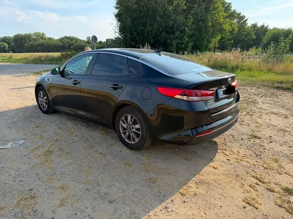 Gebraucht Kia Optima Spirit 141 PS (103 kW) 2016 Schwarz Limousine