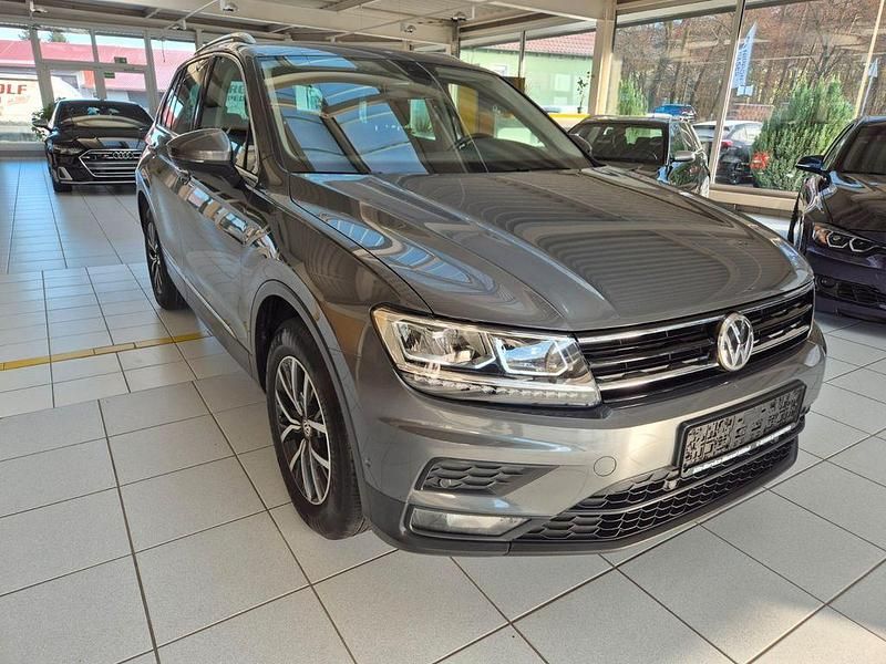 Grau Gebraucht 2019 VW Tiguan SUV | 18.990 € (Guter Preis) - Bild 1/4