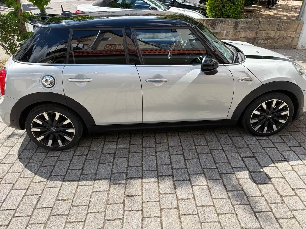 Używany Mini Cooper S 192 KM (141 kW) 2018 Srebrny Hatchback