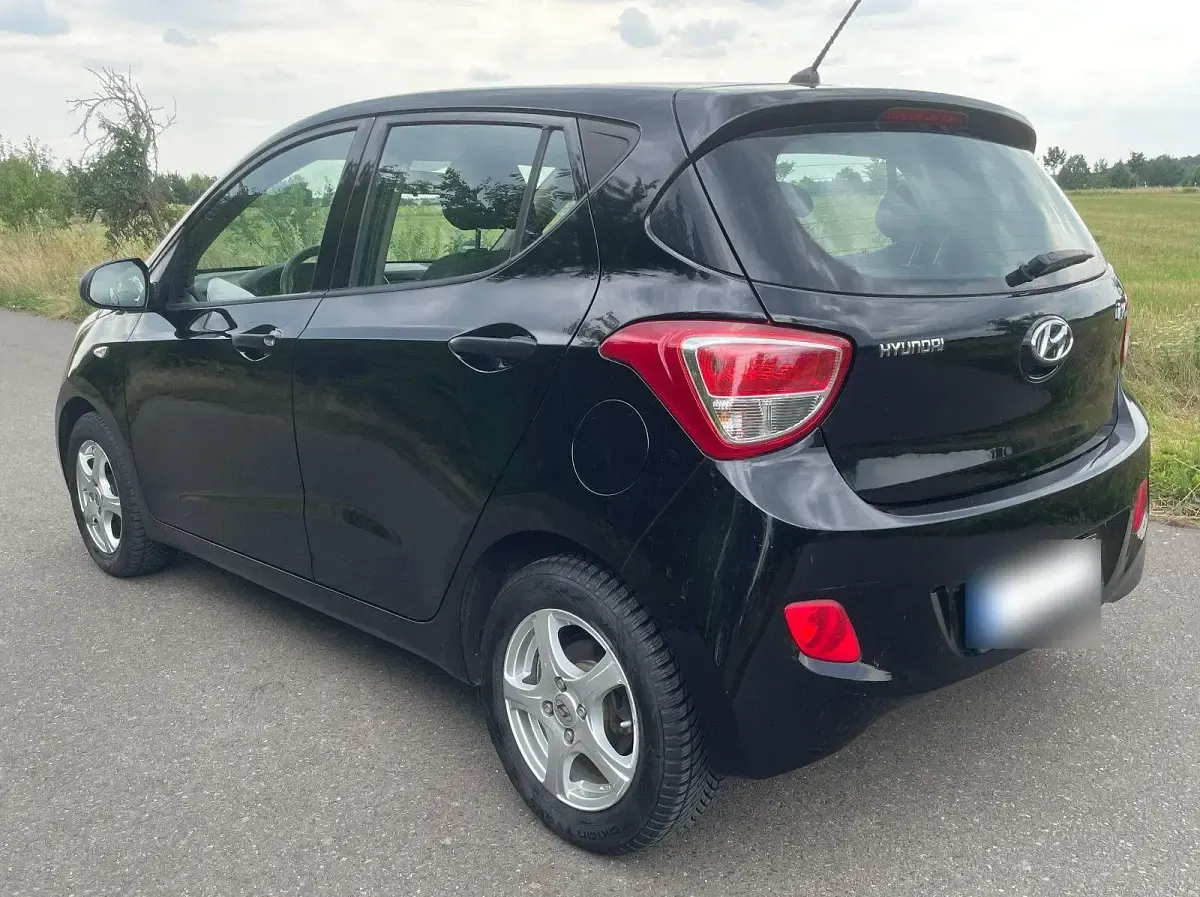 Gebraucht Hyundai i10 67 PS (49 kW) 2016 Schwarz Kleinwagen