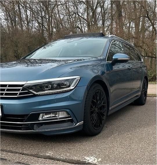 Gebraucht VW Passat R 280 PS (205 kW) 2017 Blau Kombi
