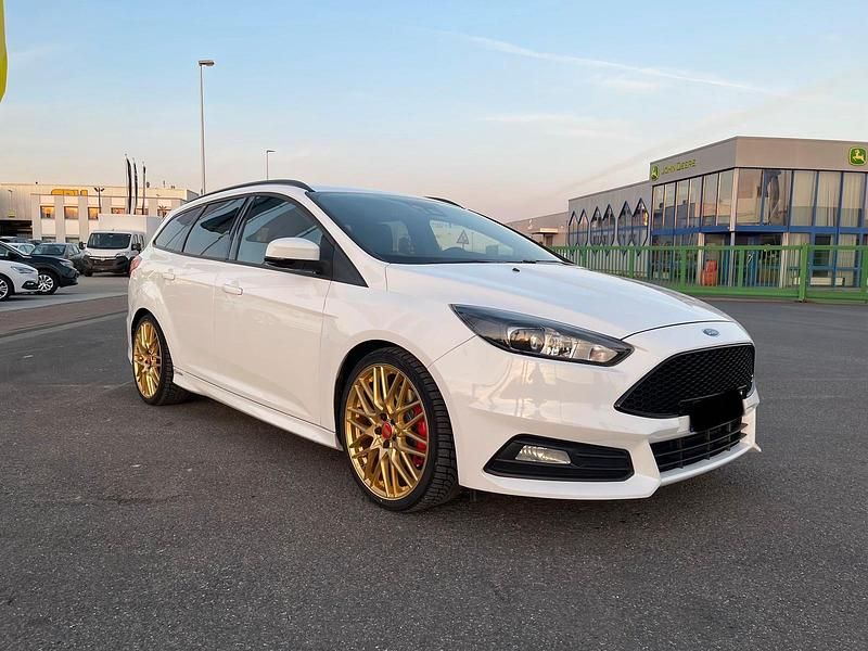 Gebraucht Ford Focus ST 185 PS (136 kW) 2015 Weiß Kombi