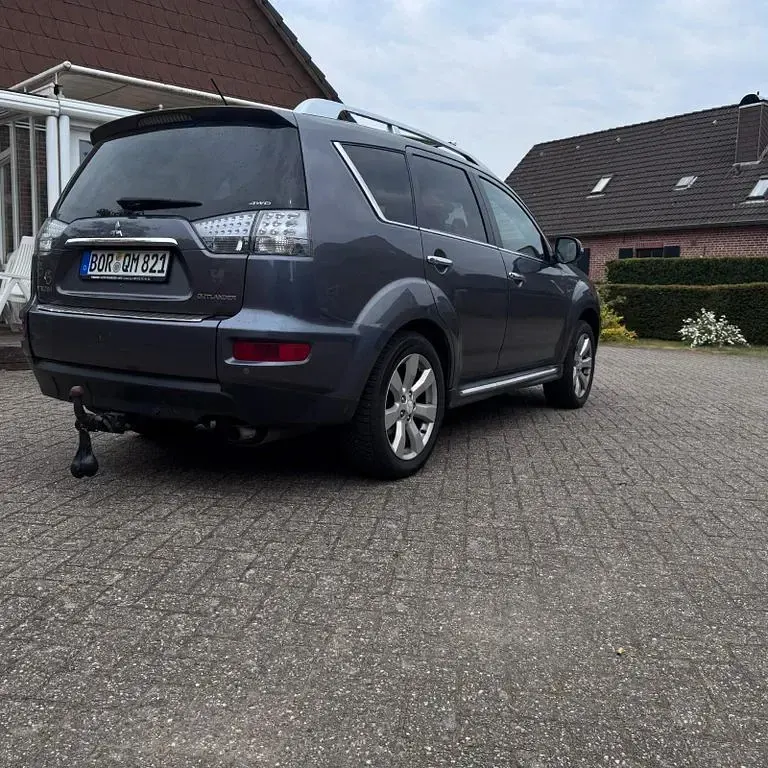 Gebraucht Mitsubishi Outlander Intense 156 PS (114 kW) 2010 Grau SUV