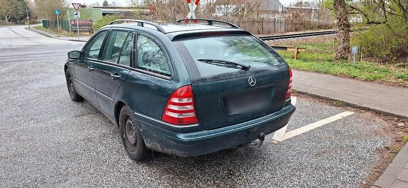 Gebraucht Mercedes C180 Elegance 129 PS (94 kW) 2002 Grün Kombi