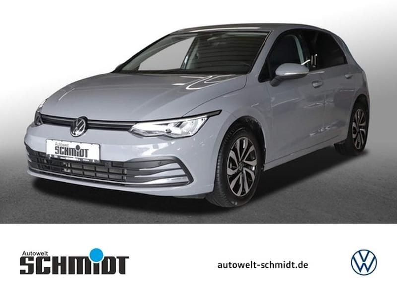 Gebraucht VW Golf VIII Active 131 PS (96 kW) 2023 Mondsteingrau Limousine