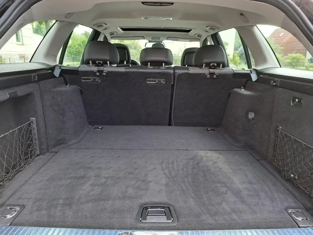 Gebraucht Mercedes C180 Avantgarde 156 PS (114 kW) 2012 Schwarz Kombi