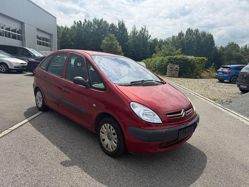 Rot Gebraucht 2006 Citroën Xsara Picasso Comfort Van / Kleinbus | 499 € (Guter Preis) - Bild 1/4