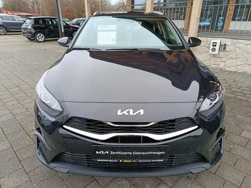 Gebraucht Kia Ceed 140 PS (102 kW) 2025 Schwarz Kleinwagen