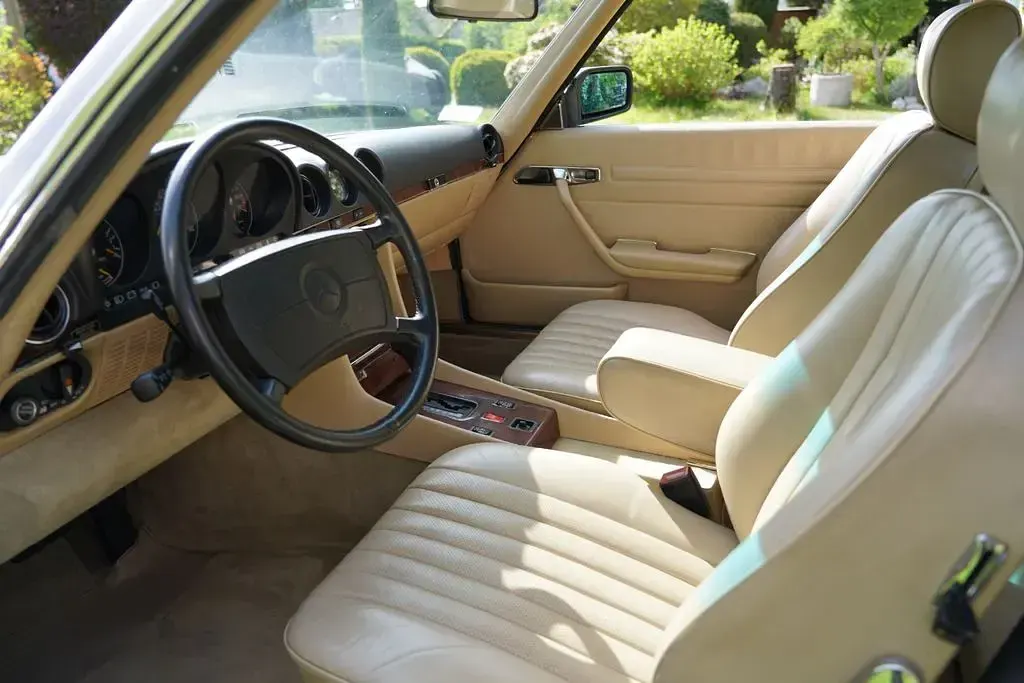 Gebraucht Mercedes 560 230 PS (169 kW) 1989 Silber Cabrio